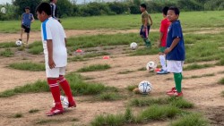 सुनाकोठीको बालकुमारी चौरमा युवालाई फुटबल प्रशिक्षण